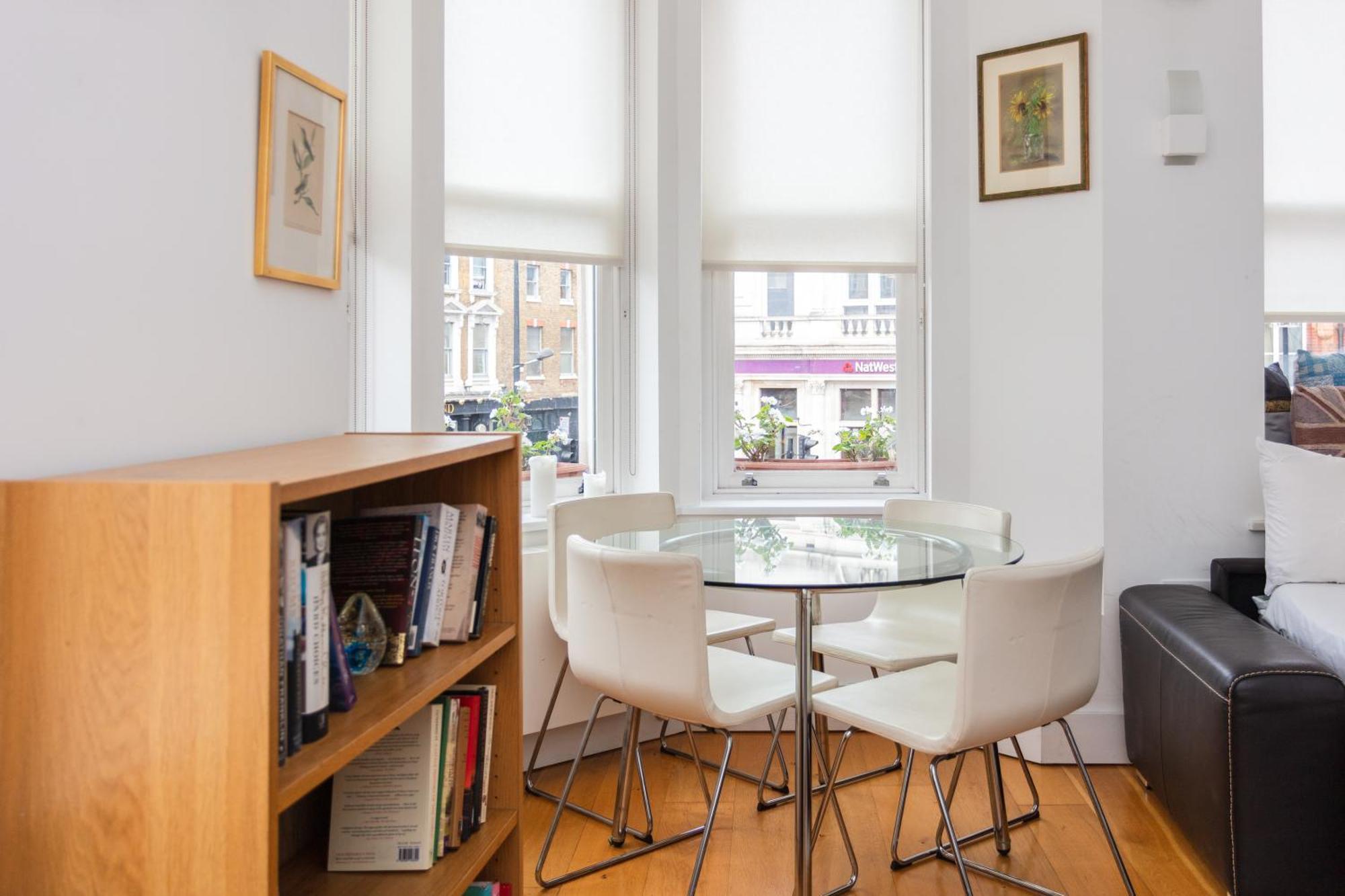 Homely 1 Bedroom Apartment In The Heart Of Vibrant Camden Лондон Экстерьер фото