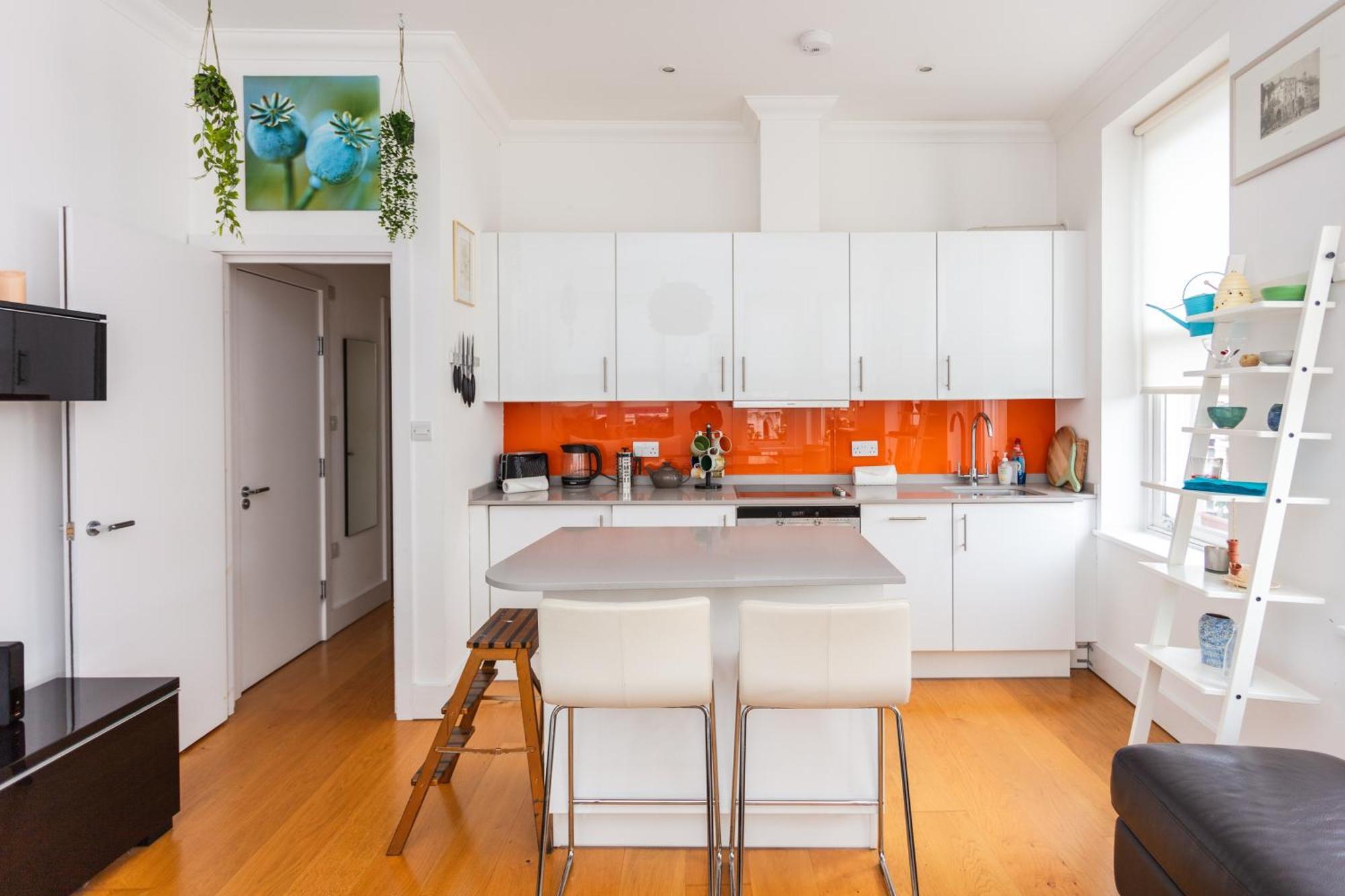 Homely 1 Bedroom Apartment In The Heart Of Vibrant Camden Лондон Экстерьер фото