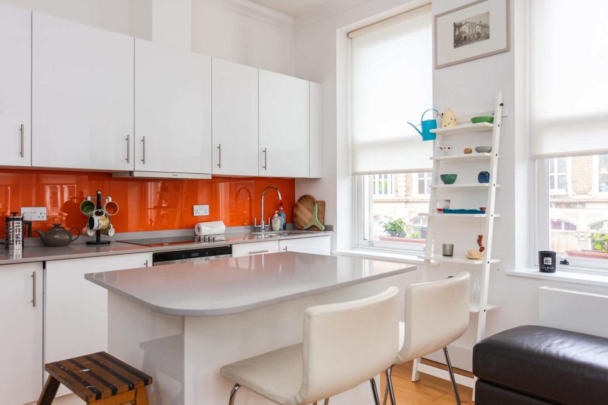 Homely 1 Bedroom Apartment In The Heart Of Vibrant Camden Лондон Экстерьер фото