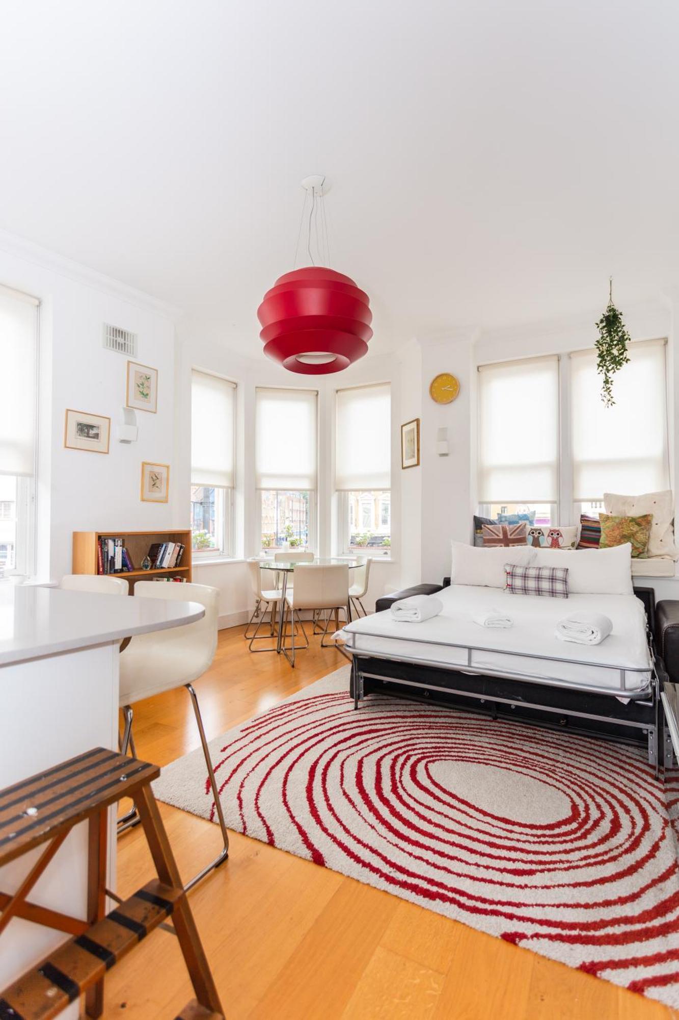 Homely 1 Bedroom Apartment In The Heart Of Vibrant Camden Лондон Экстерьер фото