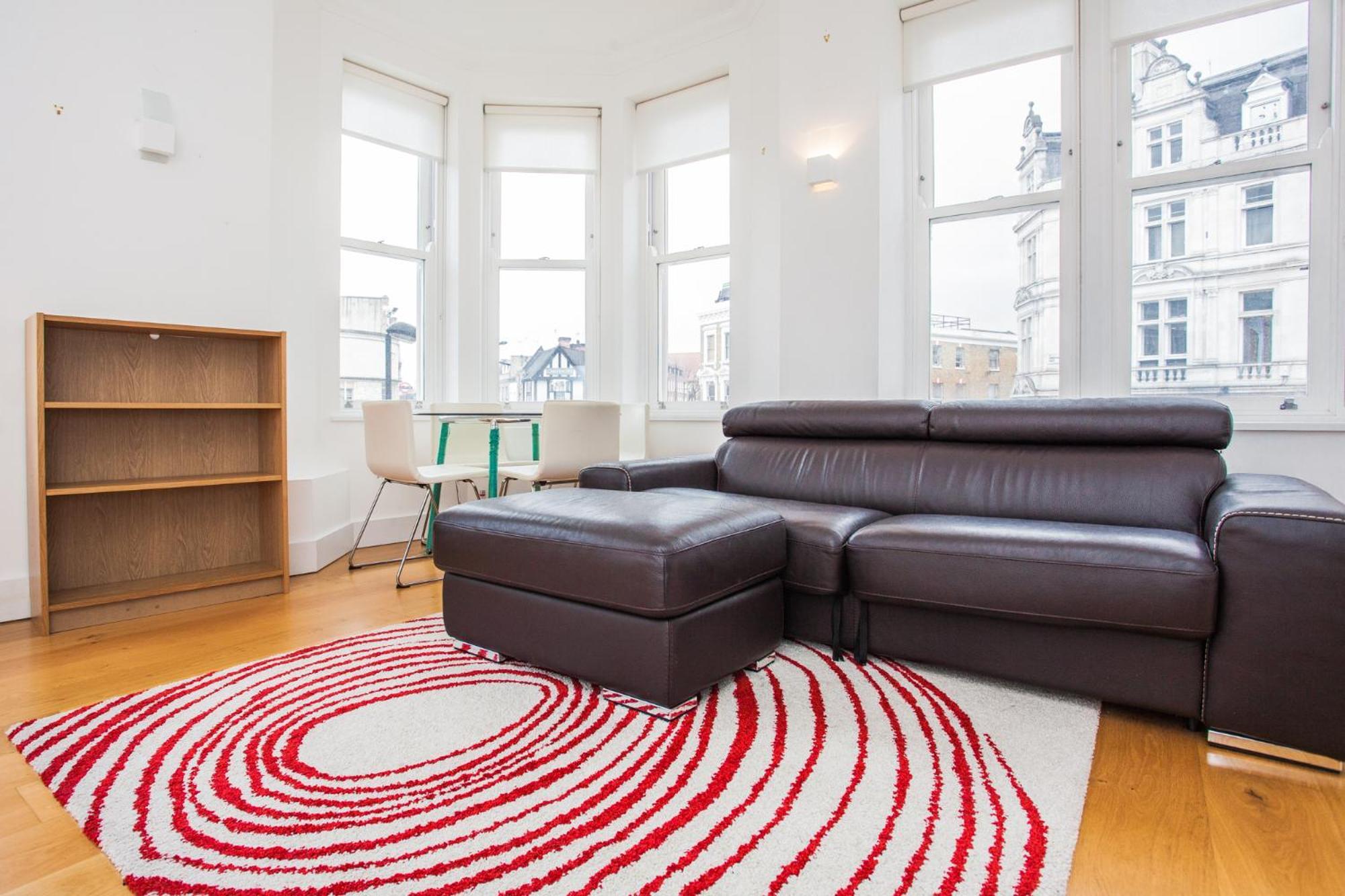 Homely 1 Bedroom Apartment In The Heart Of Vibrant Camden Лондон Экстерьер фото